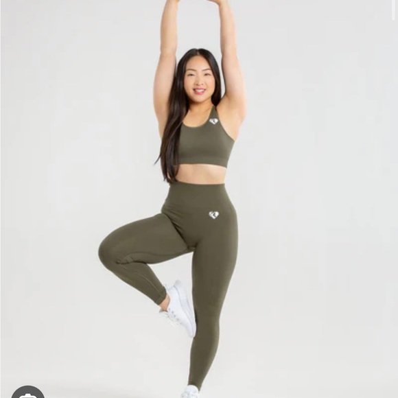 Women’s Best Sports Bra Large - Picture 2 of 4